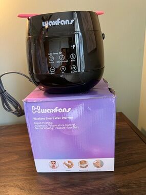 WaxFans Smart Wax Warmer in Black with Pink Accents